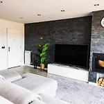 Apartamento Lujoso ático Entre 2 Playas Con Garaje, Terraza, Vistas Y Wifi *