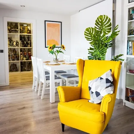 Apartamento Lujoso ático Entre 2 Playas Con Garaje, Terraza, Vistas Y Wifi *